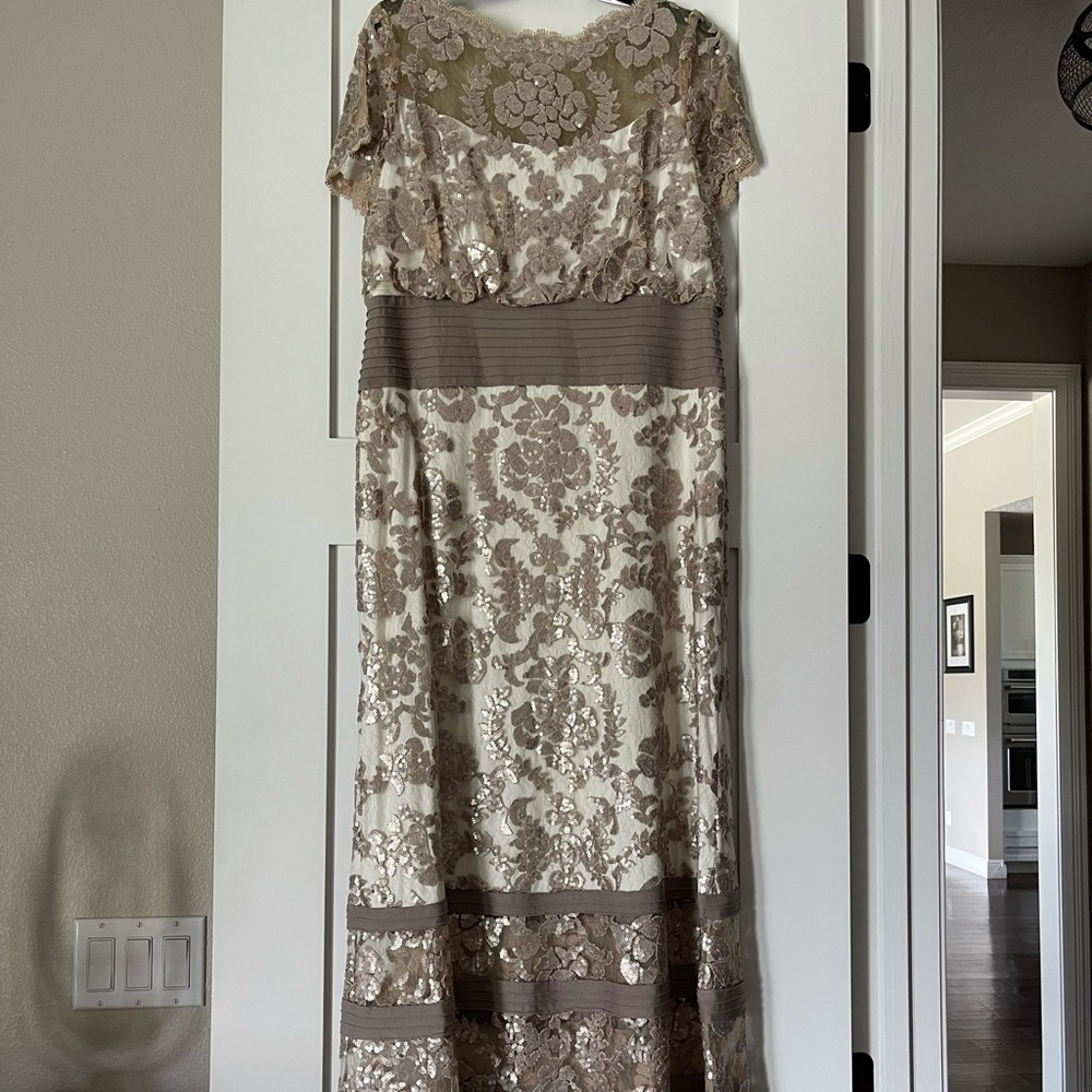 Beautiful Bloomingdales gown worn once! ❤️